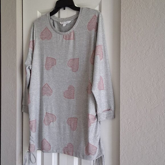 Kiss & Fly Gray with Hearts 3/4 Sleeve Top Women's Size XL - Picture 3 of 12